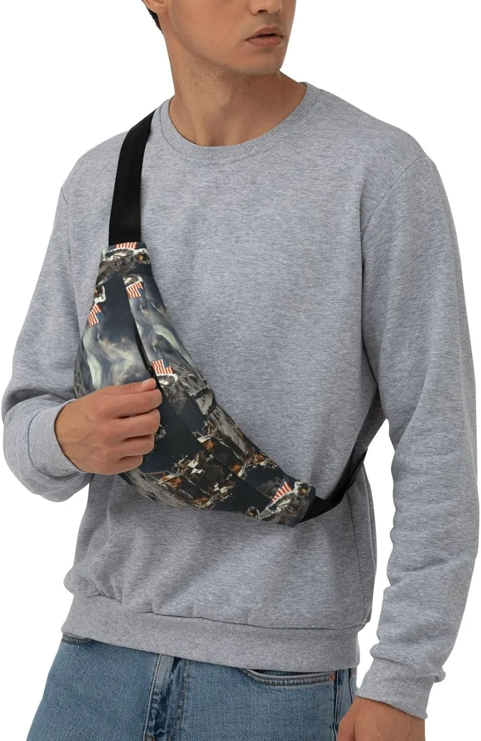 Fanny Pack for Women Men Astronaut Landing on The Moon Waist Bag Waterproof Belt Bag with Adjustable Strap