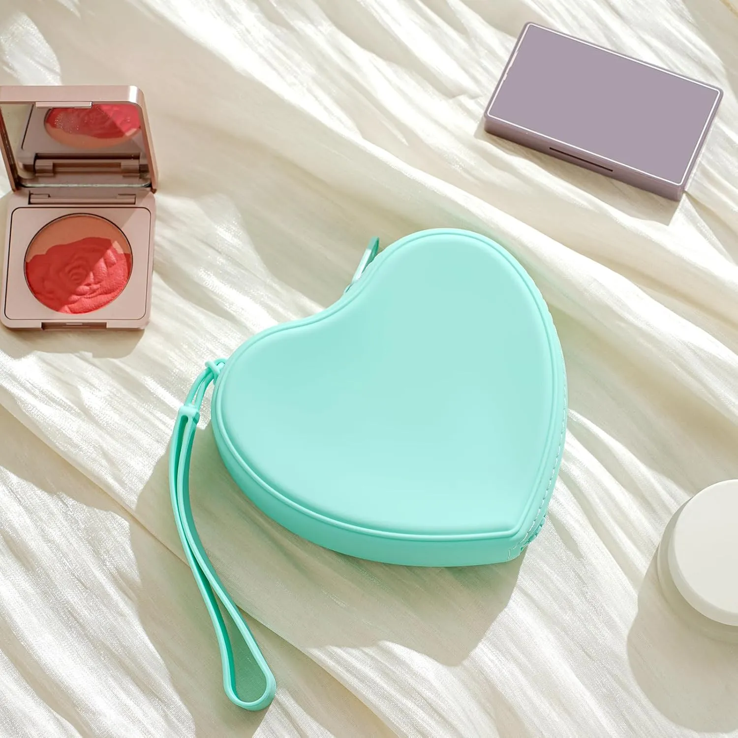 Heart Shaped Portable Silicone Makeup Bag for Women Girls, Small Travel Lovely Waterproof Toiletry Cosmetic Bag, Zipper Closure Organizer Heart Makeup Case with Handle (Green)